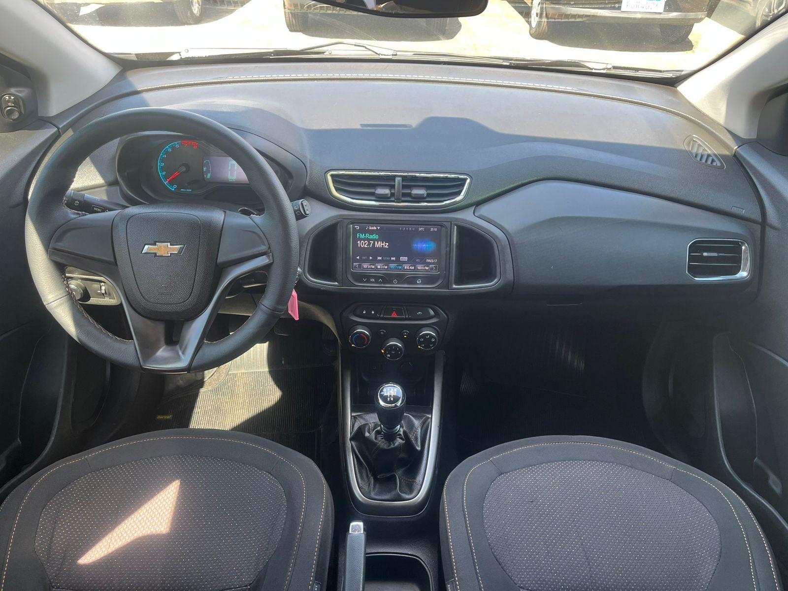 CHEVROLET Onix Hatch - Foto