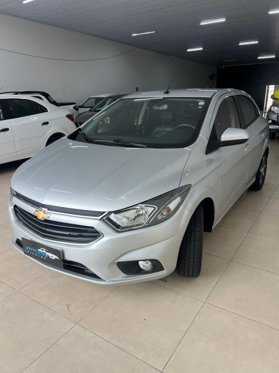 CHEVROLET Onix Hatch - Foto