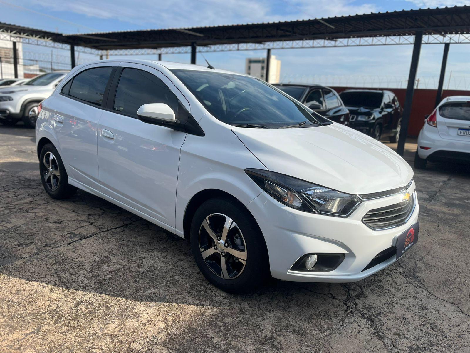 CHEVROLET Onix Hatch - Foto