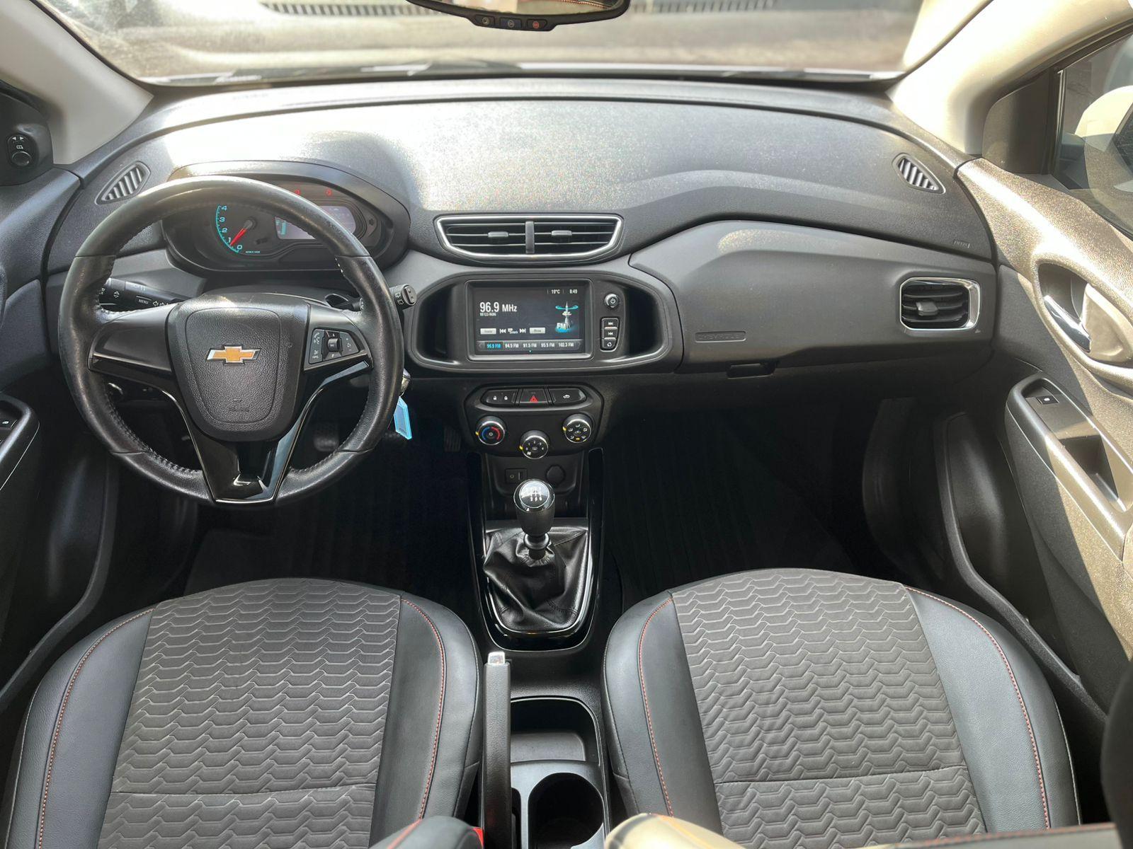 CHEVROLET Onix Hatch - Foto