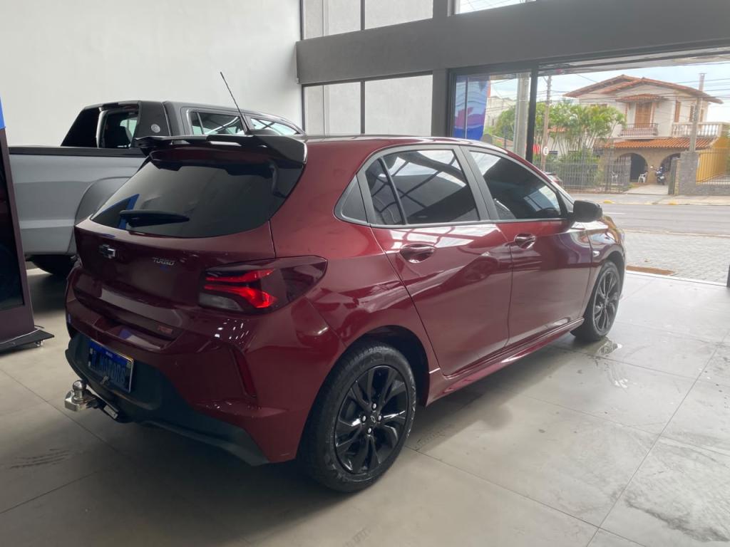 CHEVROLET Onix Hatch - Foto