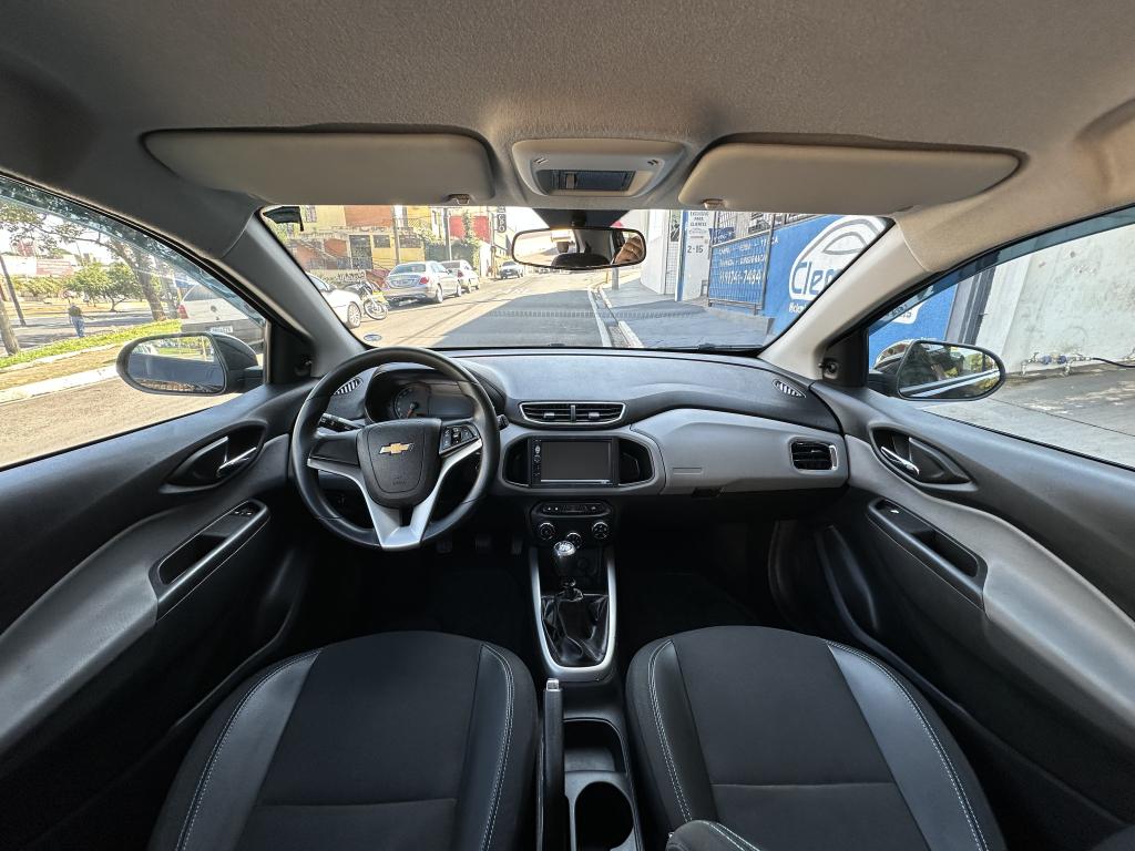 CHEVROLET Onix Hatch - Foto
