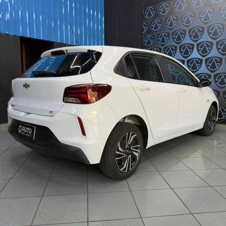 CHEVROLET Onix Hatch - Foto