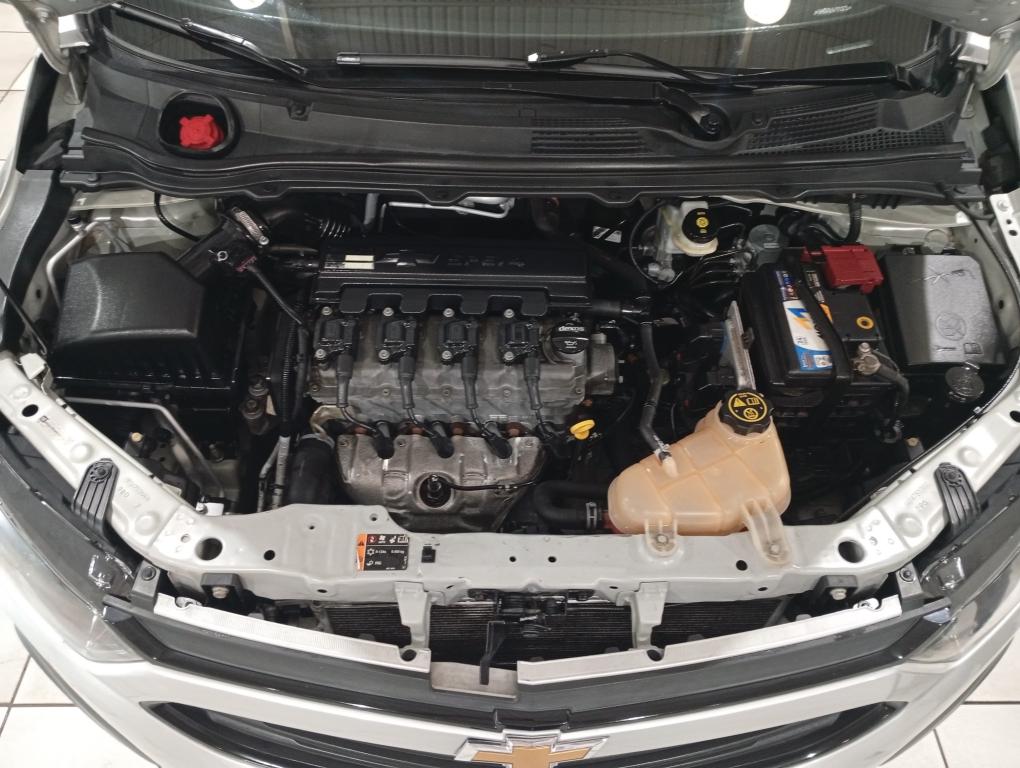 CHEVROLET Onix Hatch - Foto