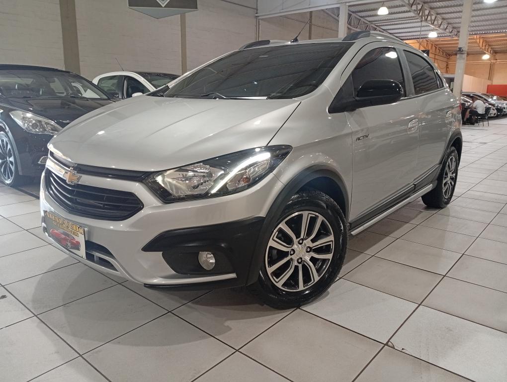 CHEVROLET Onix Hatch - Foto