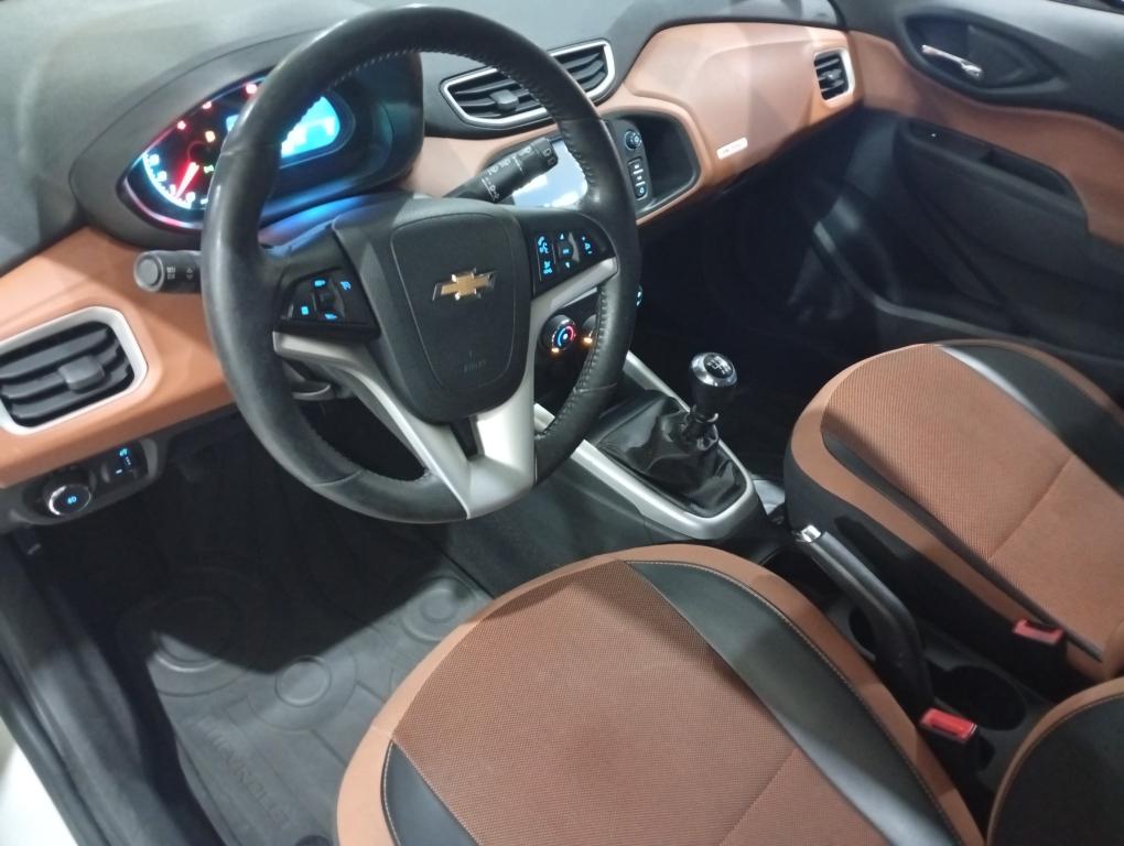 CHEVROLET Onix Hatch - Foto