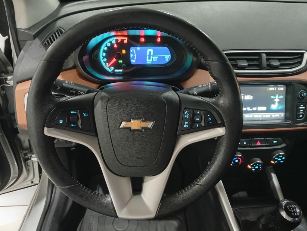 CHEVROLET Onix Hatch - Foto