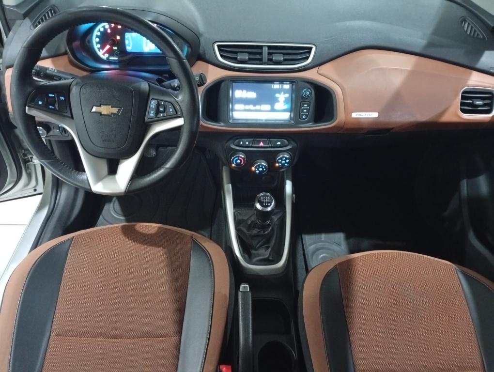 CHEVROLET Onix Hatch - Foto