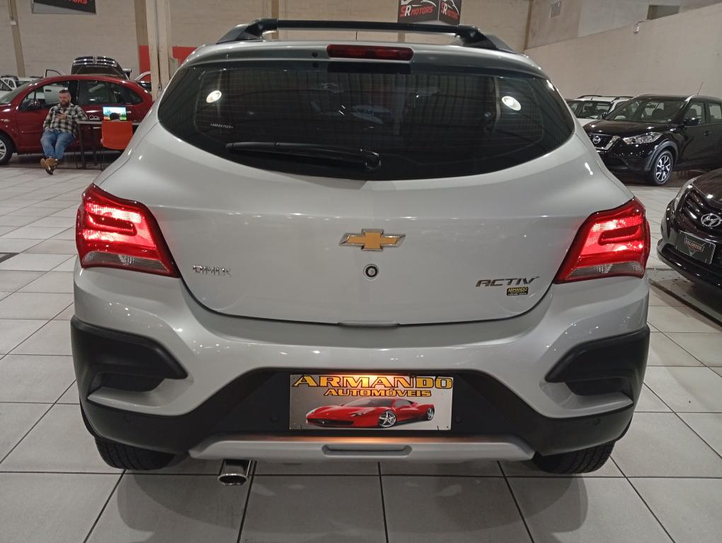 CHEVROLET Onix Hatch - Foto