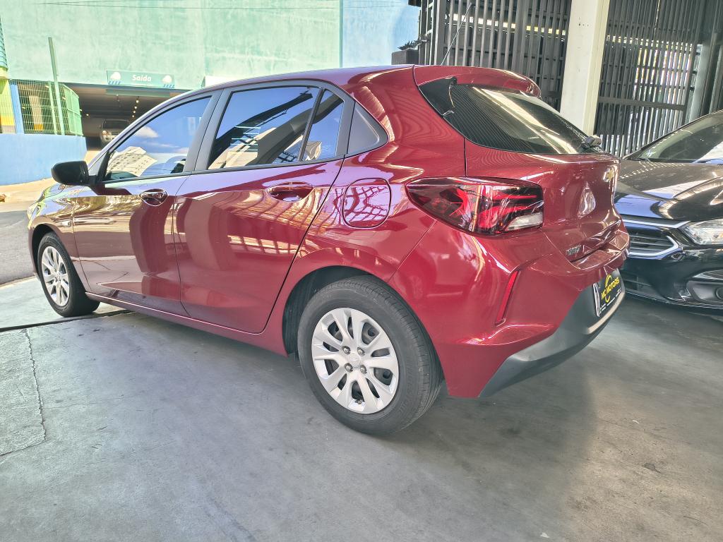 CHEVROLET Onix Hatch - Foto