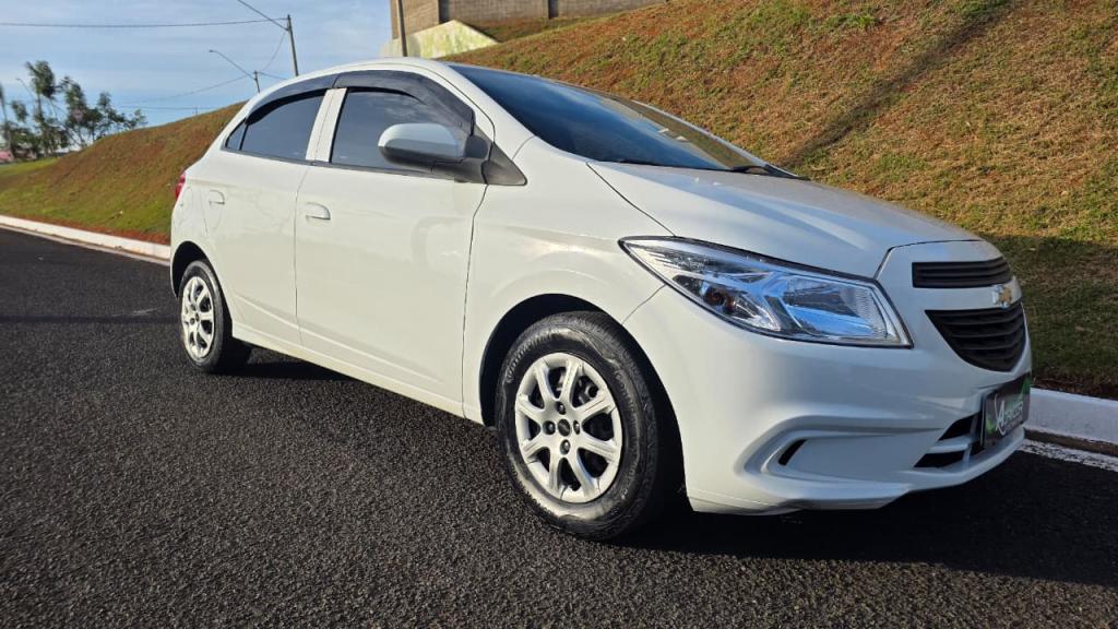 CHEVROLET Onix Hatch
