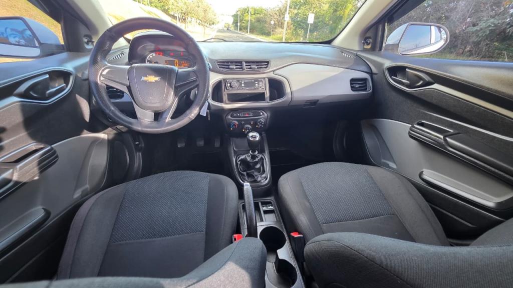 CHEVROLET Onix Hatch - Foto
