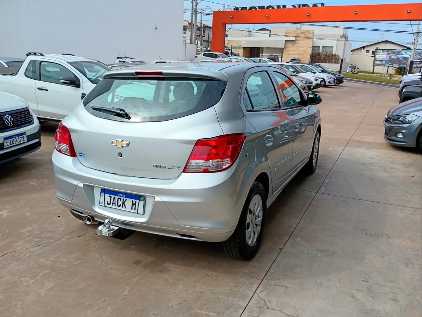 CHEVROLET Onix Hatch - Foto