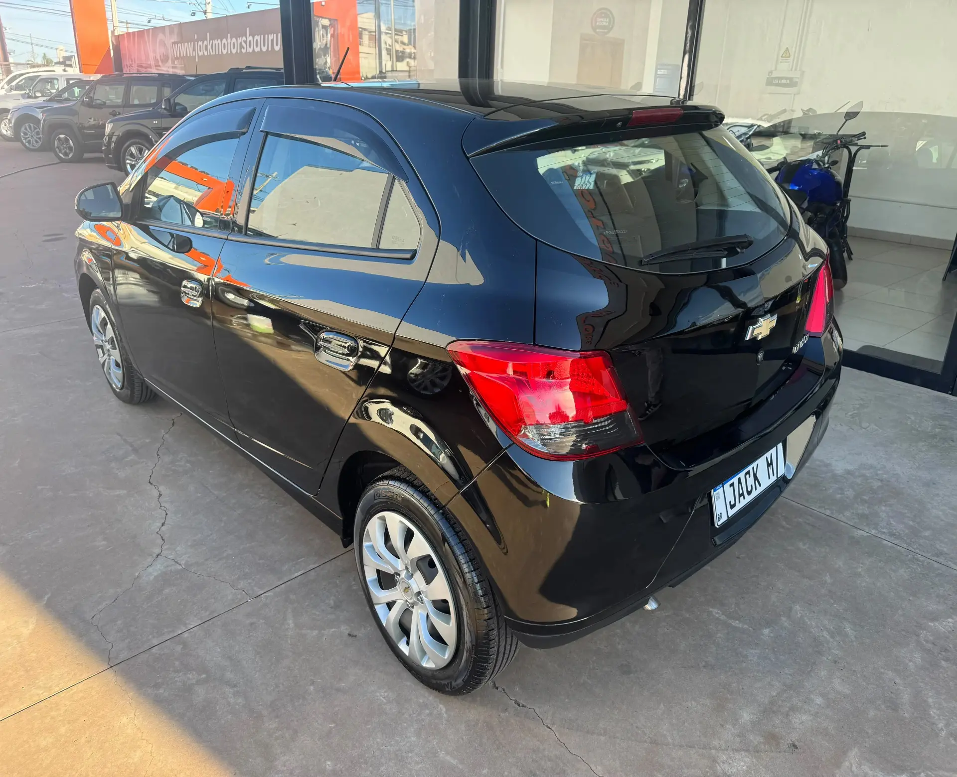 CHEVROLET Onix Hatch - Foto