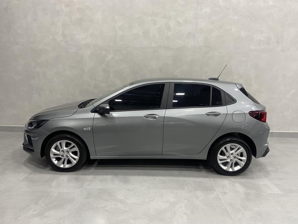 CHEVROLET Onix Hatch - Foto