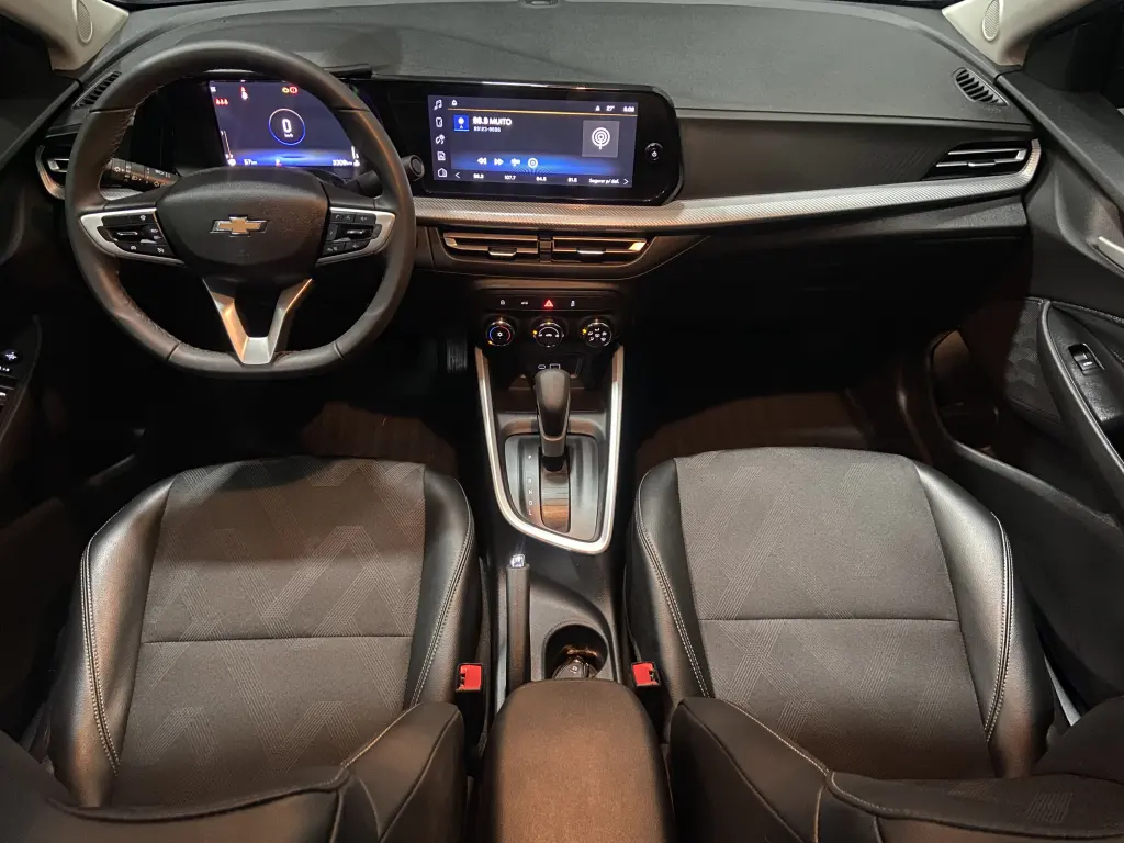 CHEVROLET Onix Hatch - Foto