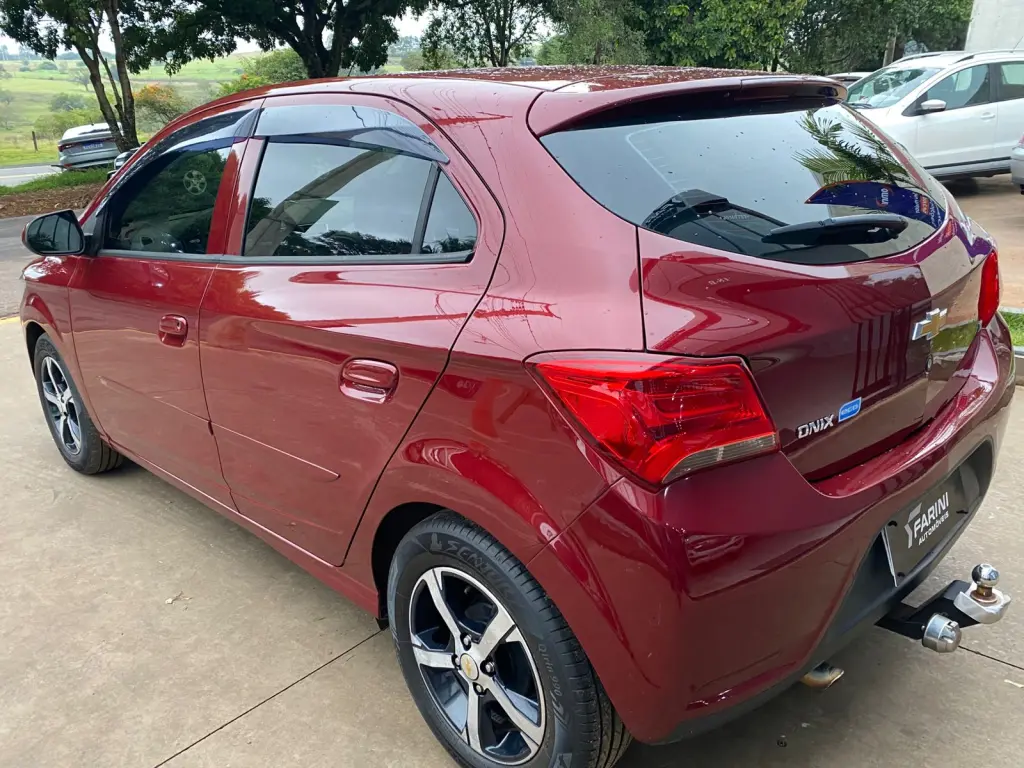 CHEVROLET Onix Hatch - Foto