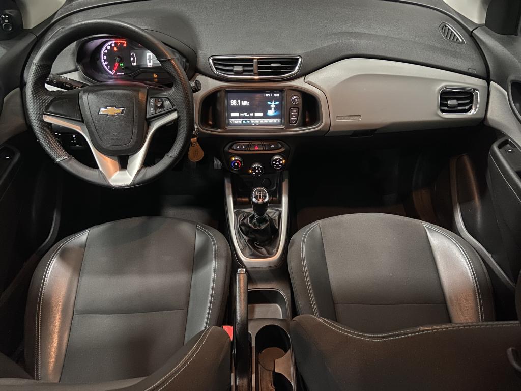 CHEVROLET Onix Hatch - Foto