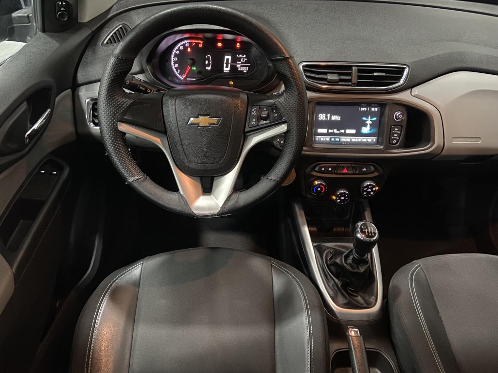 CHEVROLET Onix Hatch - Foto