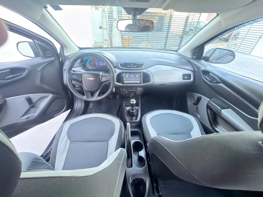 CHEVROLET Onix Hatch - Foto