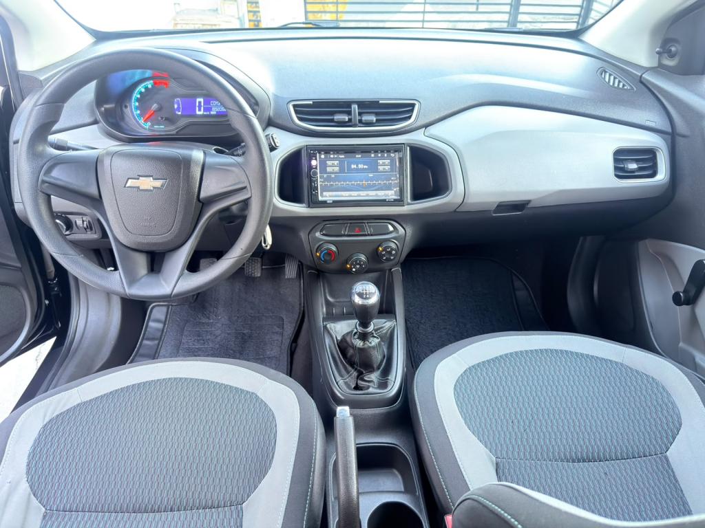 CHEVROLET Onix Hatch - Foto