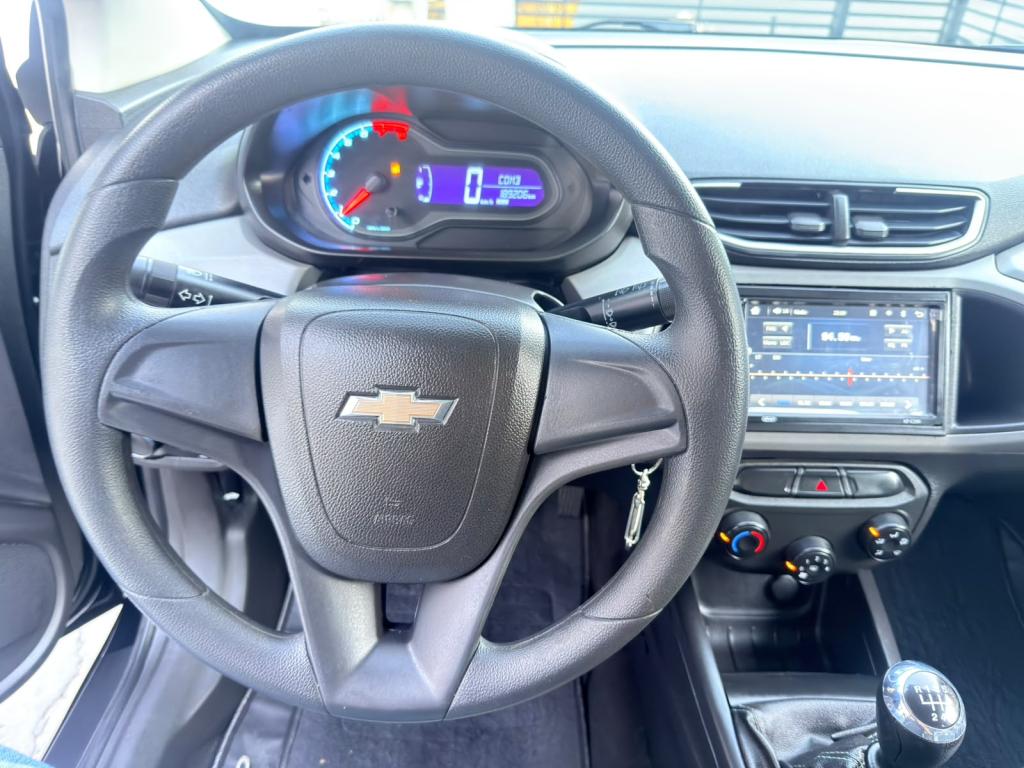 CHEVROLET Onix Hatch - Foto