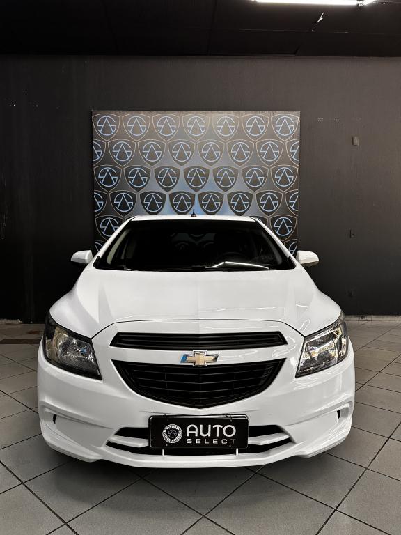 CHEVROLET Onix Hatch - Foto