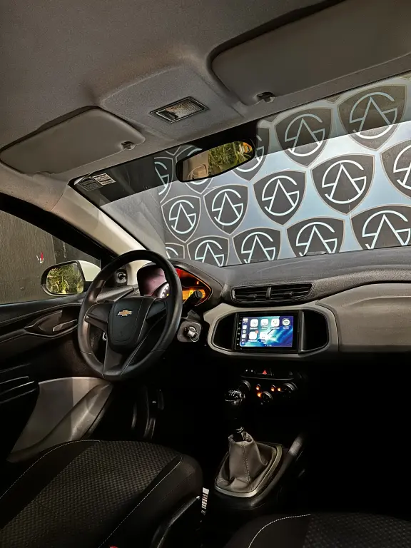 CHEVROLET Onix Hatch - Foto