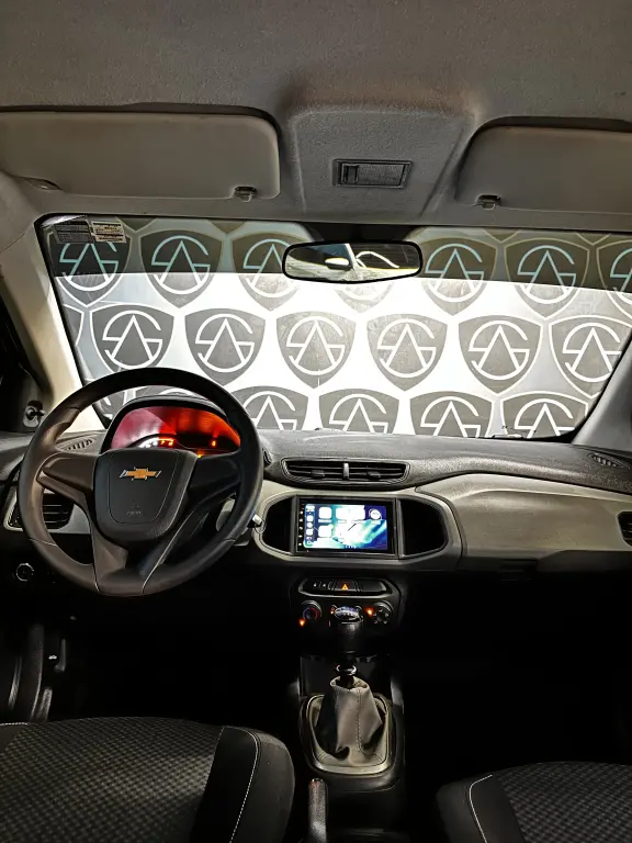CHEVROLET Onix Hatch - Foto