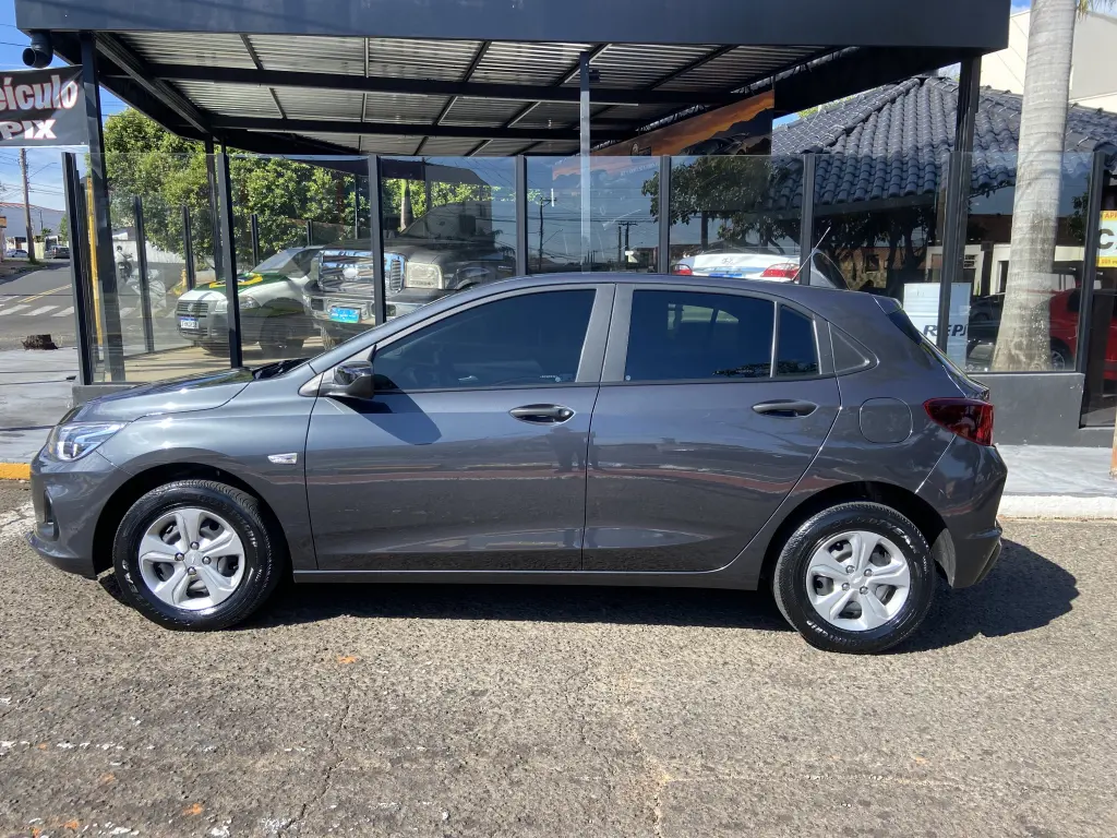 CHEVROLET Onix Hatch - Foto