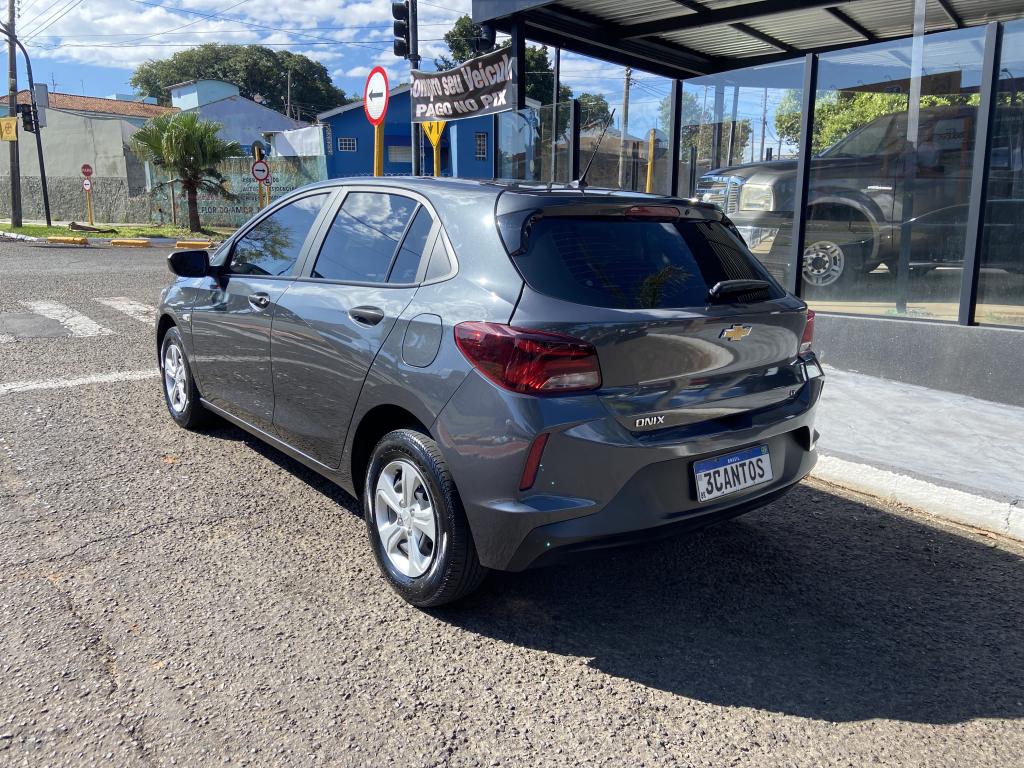 CHEVROLET Onix Hatch - Foto