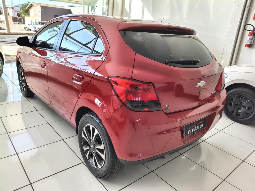 CHEVROLET Onix Hatch - Foto