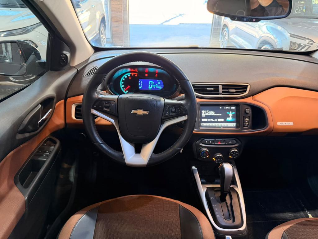 CHEVROLET Onix Hatch - Foto
