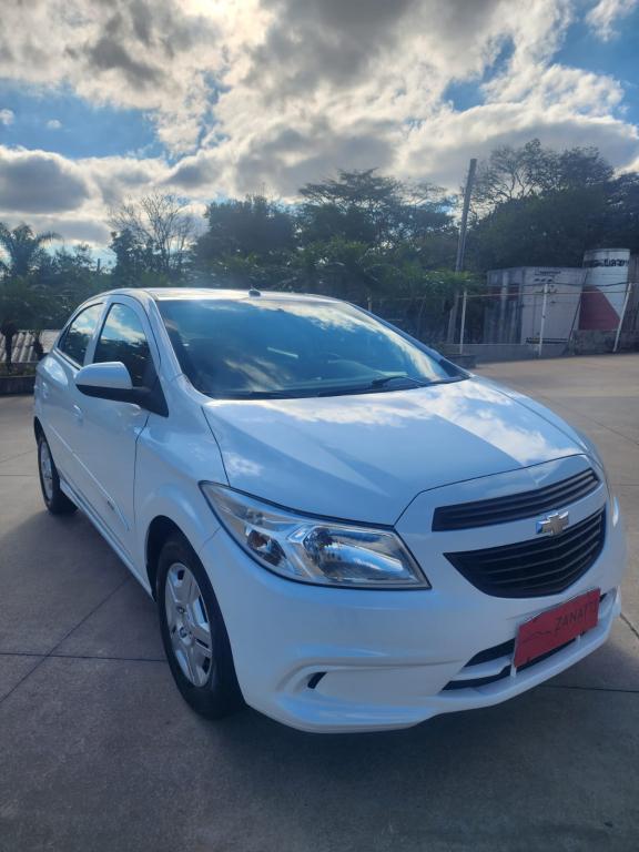 CHEVROLET Onix Hatch - Foto