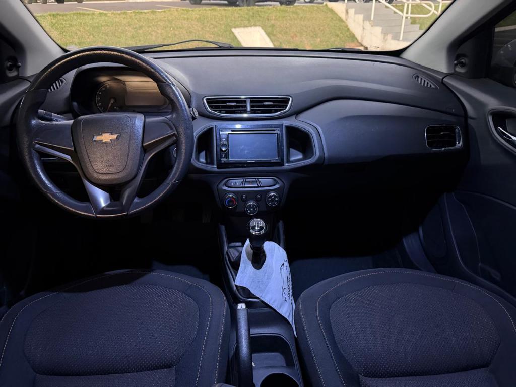 CHEVROLET Onix Hatch - Foto