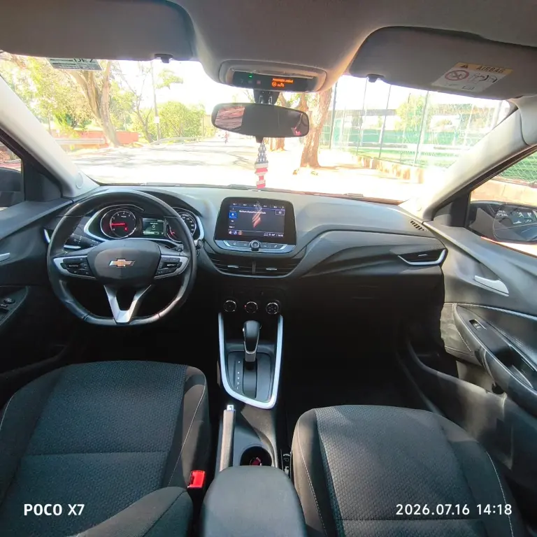 CHEVROLET Onix Hatch - Foto