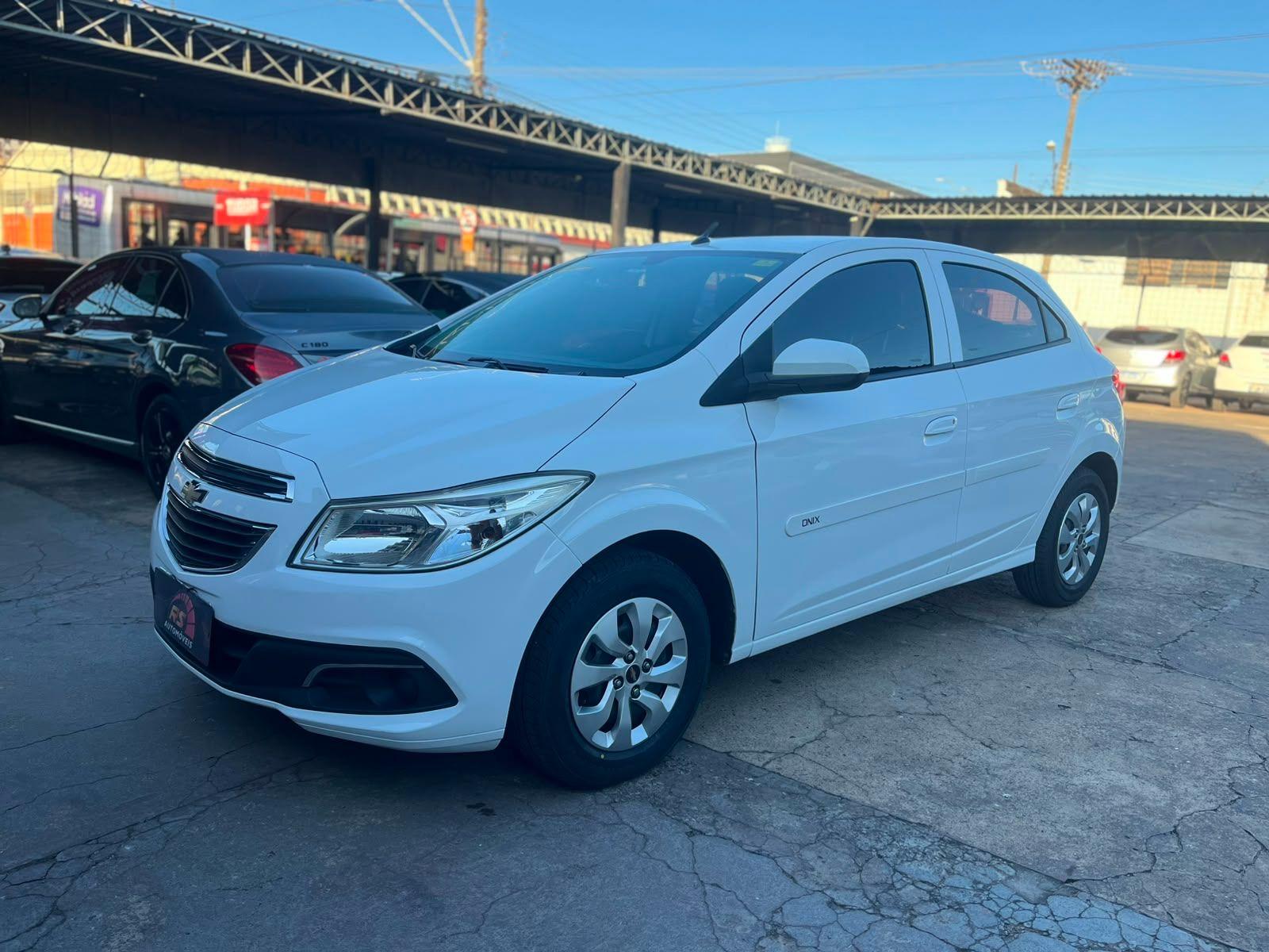 CHEVROLET Onix Hatch