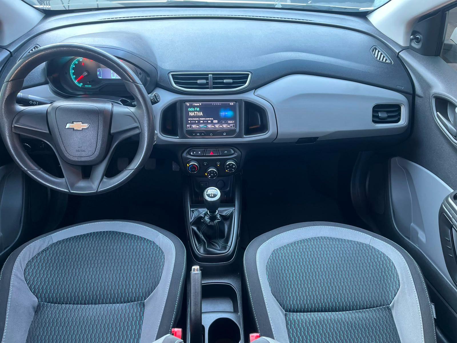CHEVROLET Onix Hatch - Foto
