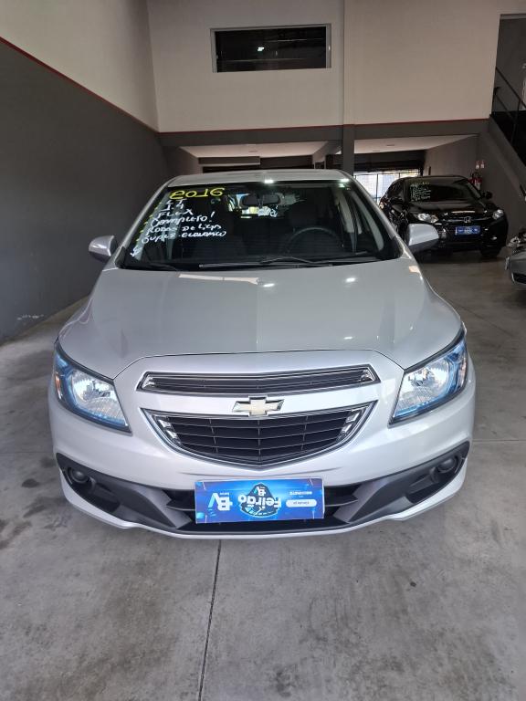 CHEVROLET Onix Hatch - Foto
