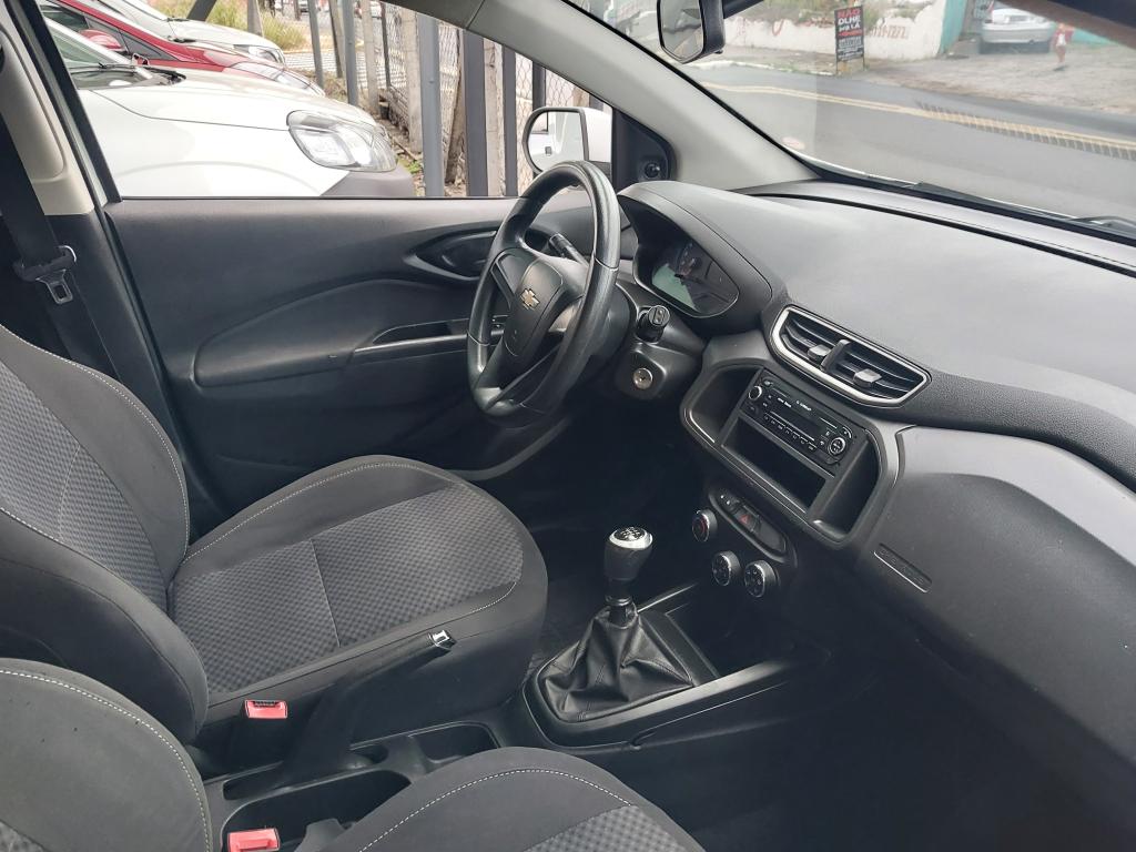 CHEVROLET Onix Hatch - Foto
