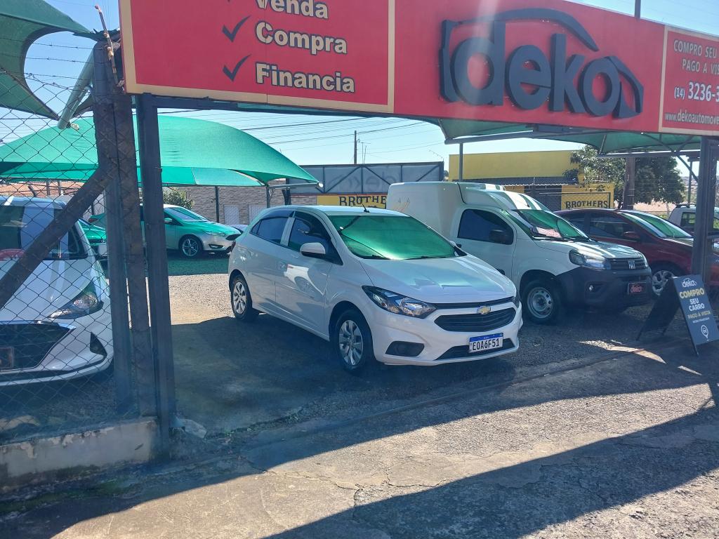 CHEVROLET Onix Hatch - Foto
