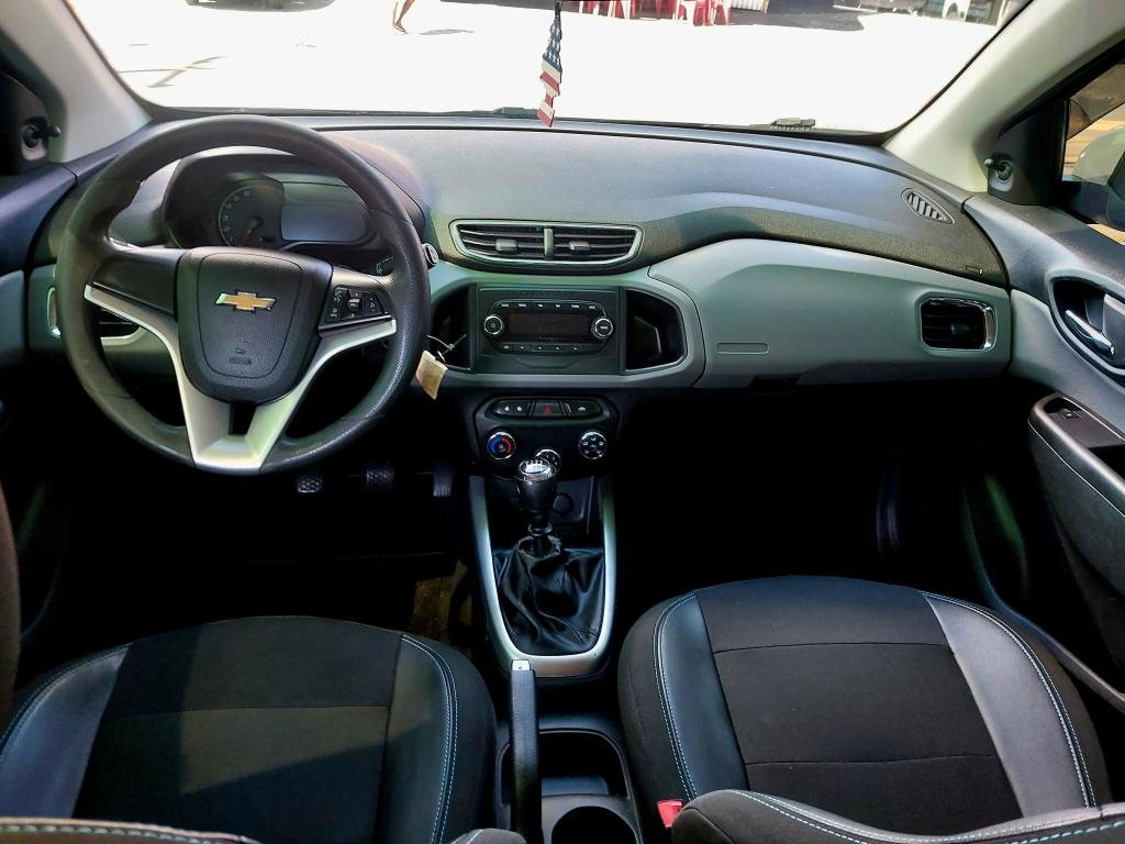 CHEVROLET Onix Hatch - Foto