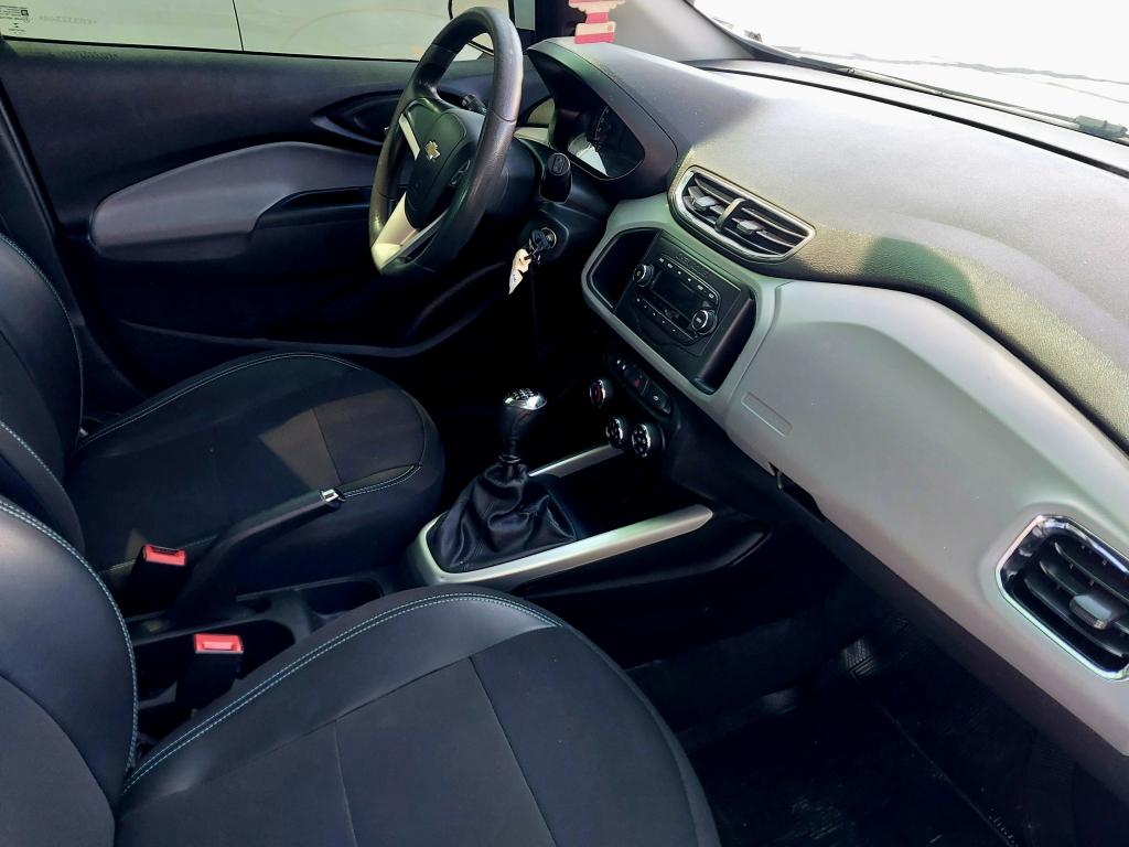 CHEVROLET Onix Hatch - Foto