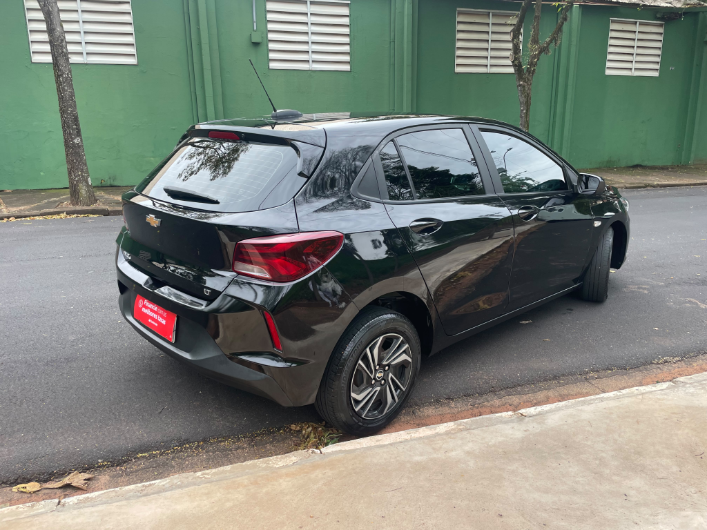 CHEVROLET Onix Hatch - Foto
