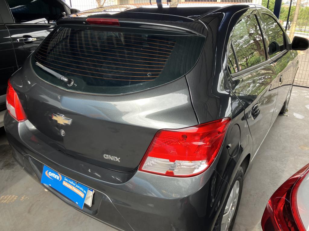 CHEVROLET Onix Hatch - Foto