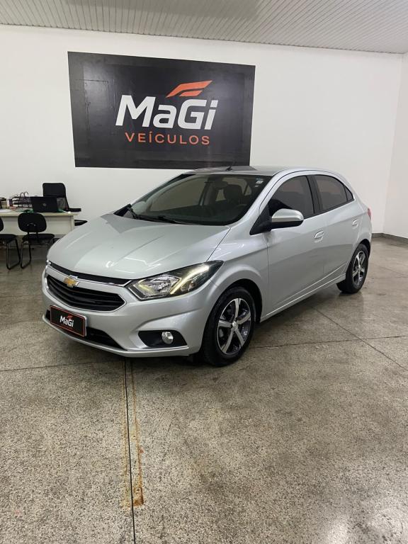 CHEVROLET Onix Hatch - Foto