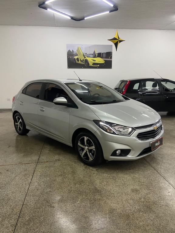 CHEVROLET Onix Hatch - Foto