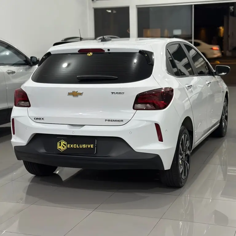 CHEVROLET Onix Hatch - Foto