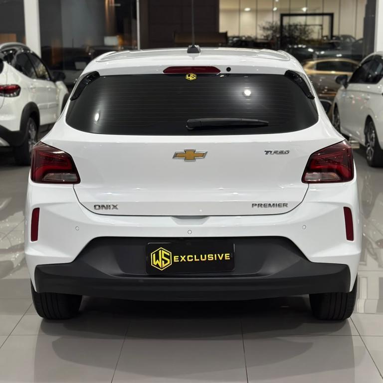 CHEVROLET Onix Hatch - Foto