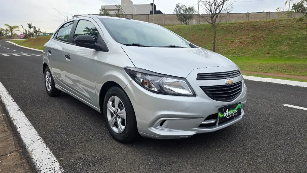 CHEVROLET Onix Hatch